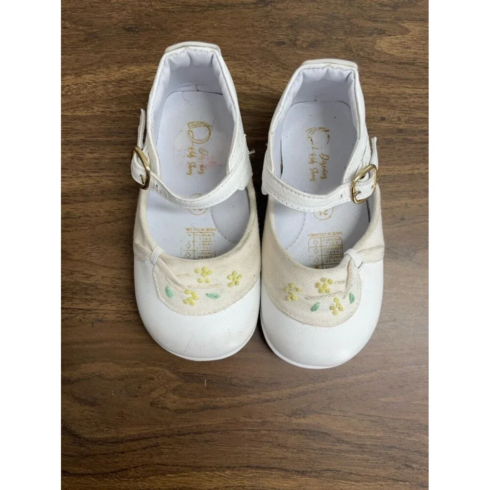Girls White  Shoes with Yellow Floral Embroidery size 5